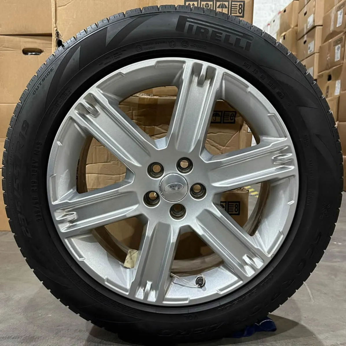 19" Genuine RANGE ROVER STYLE 4 Alloy & Pirellis - Image 2