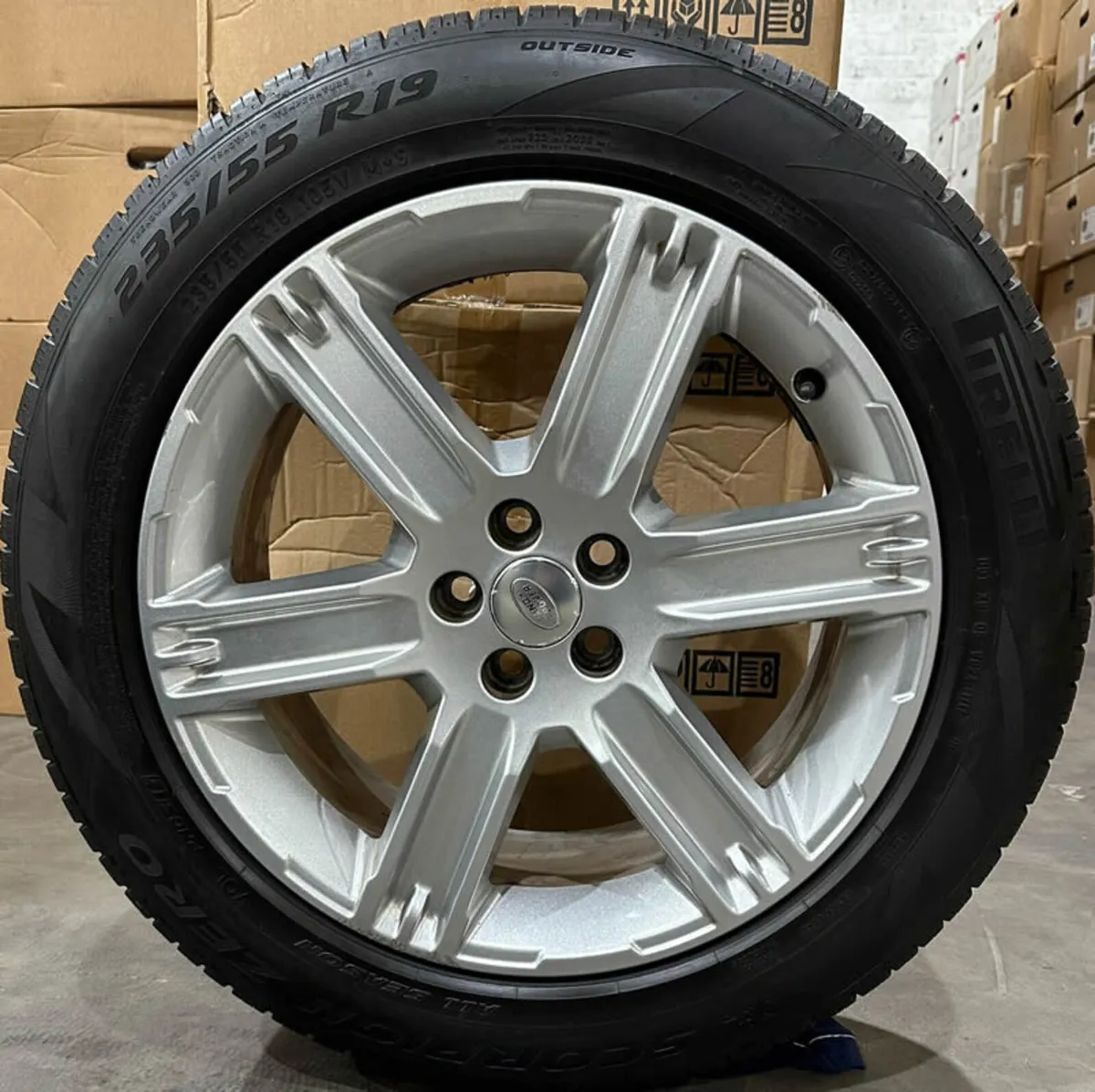 19" Genuine RANGE ROVER STYLE 4 Alloy & Pirellis - Image 4