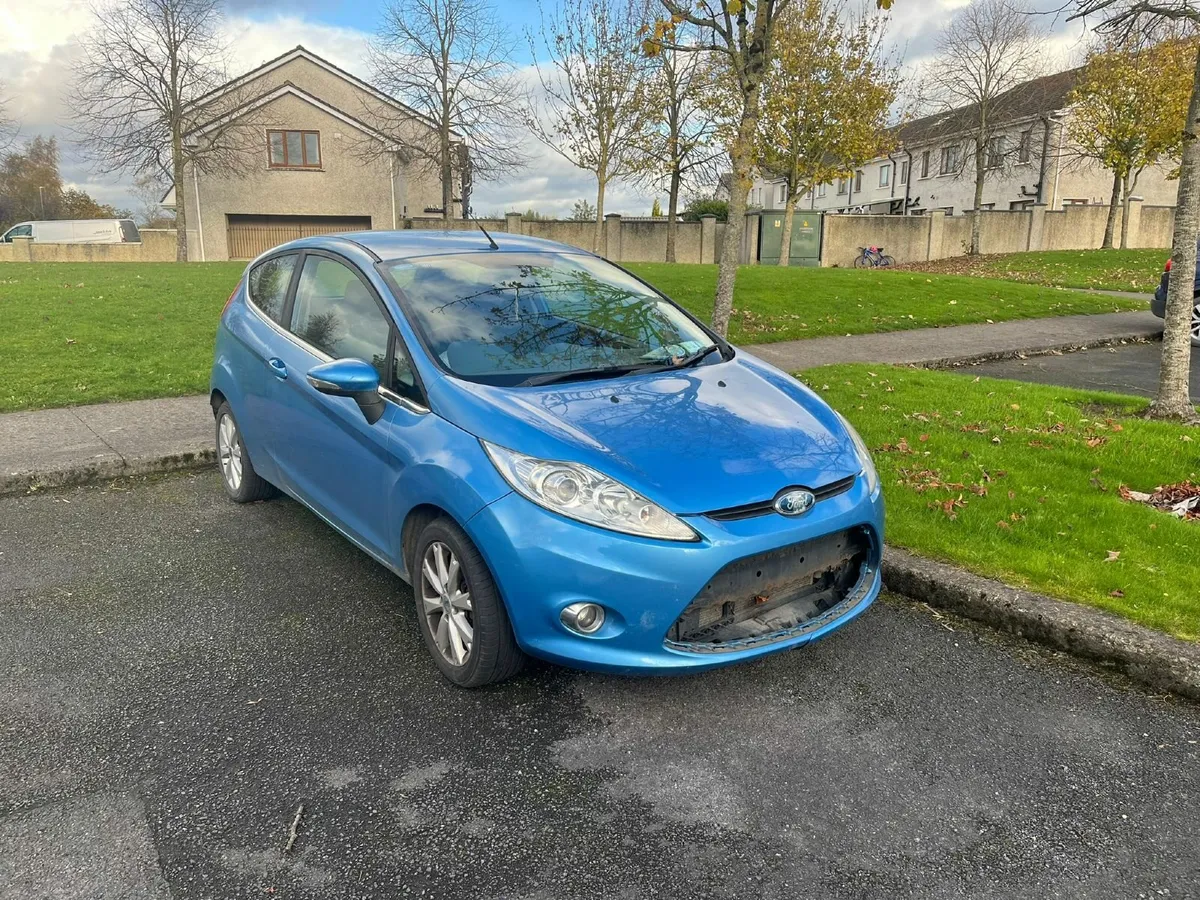 Ford Fiesta 2010 - Image 2