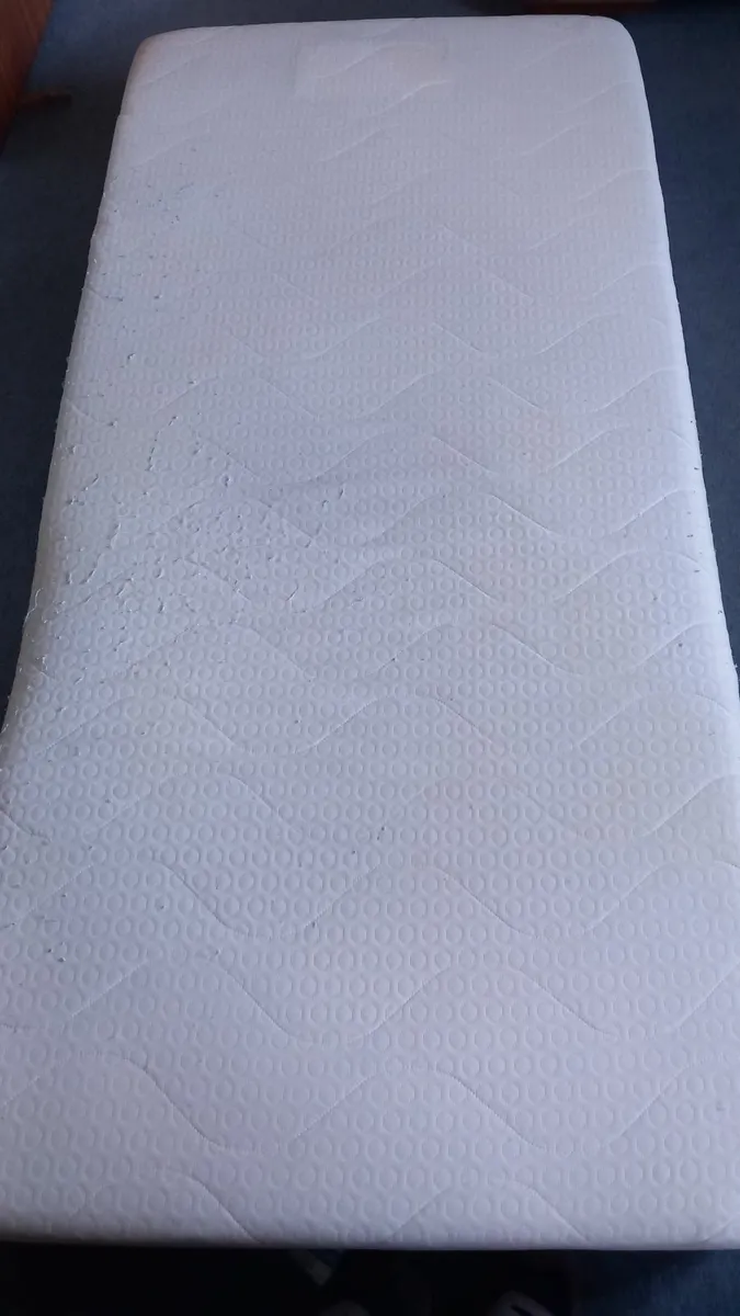 SINGLE BED MATTRESS - Image 1