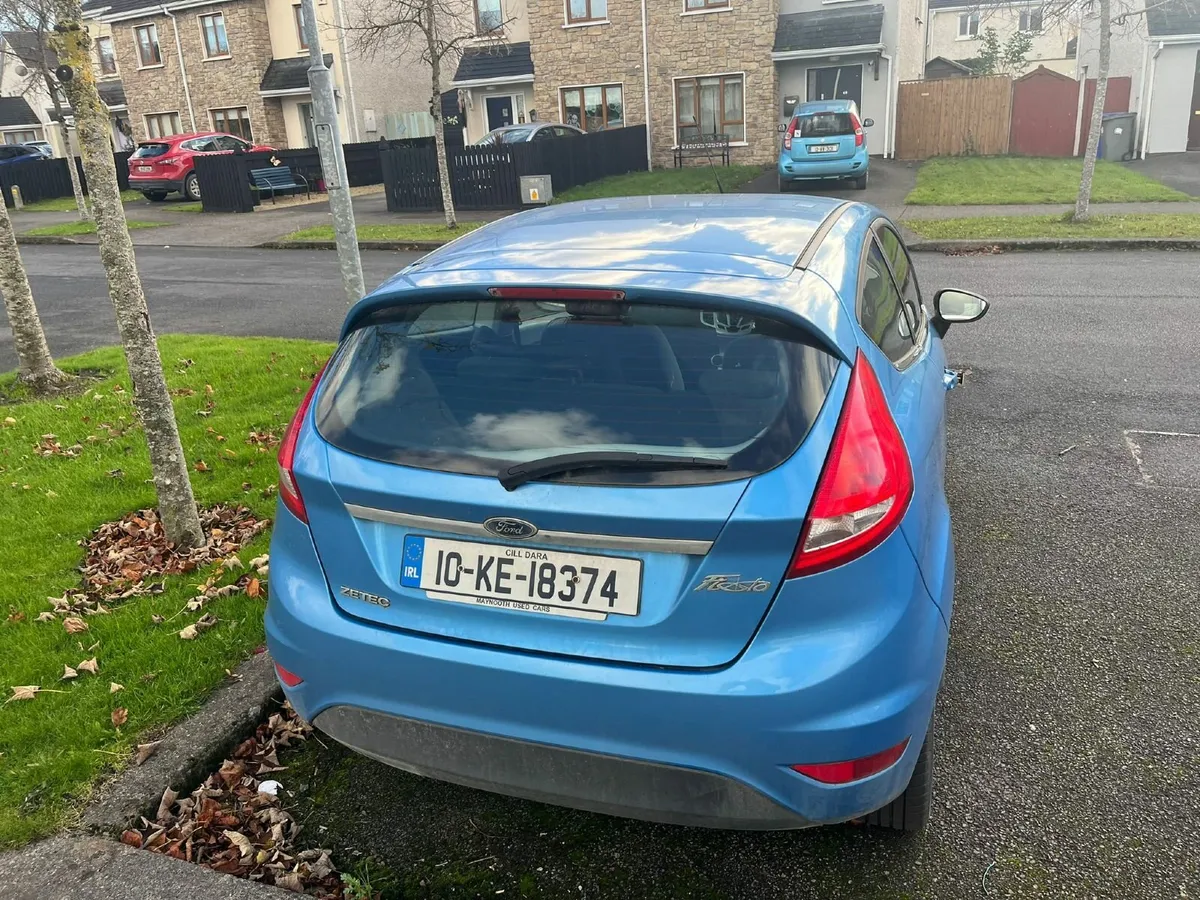 Ford Fiesta 2010 - Image 4