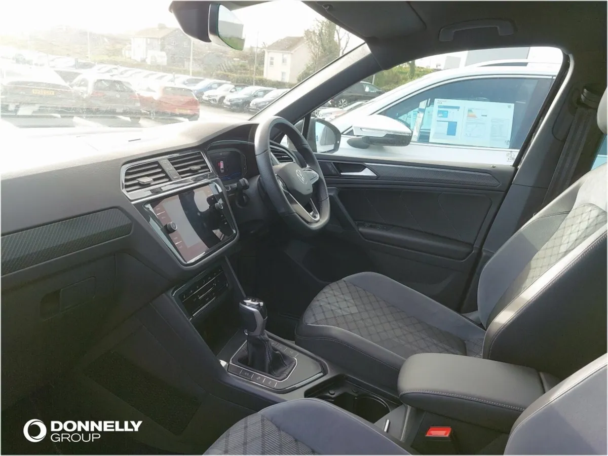 Volkswagen Tiguan Estate Special Edition R-Line Ed - Image 2