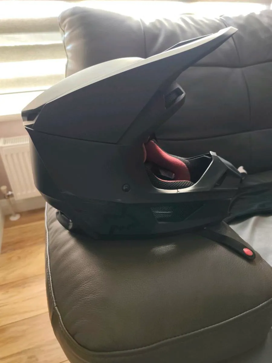 Fox V1 and OAKLEY - Image 2