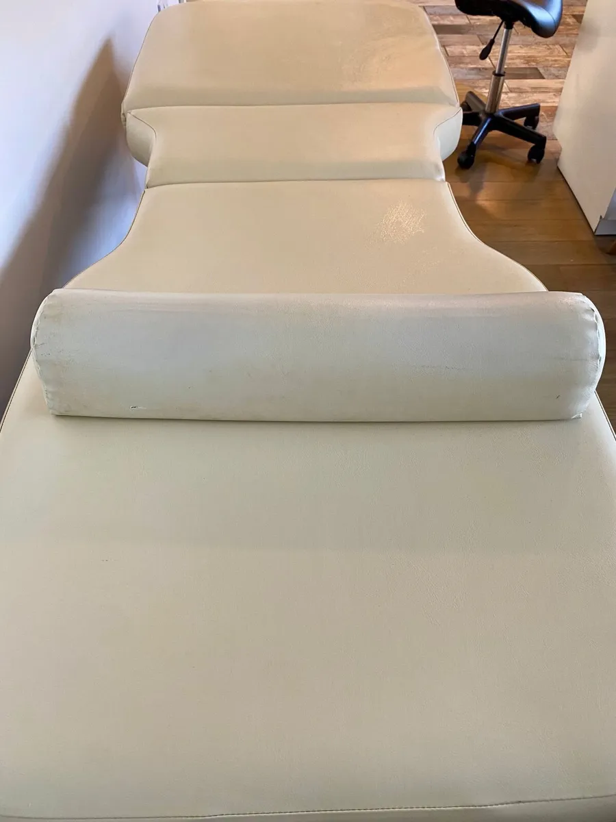 Massage Table - Image 2
