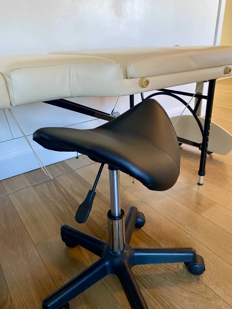Massage Table - Image 3