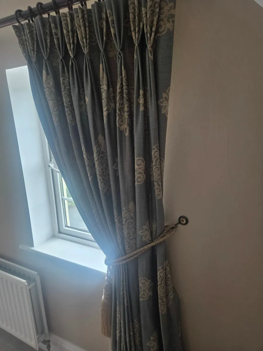 Curtains - Image 1