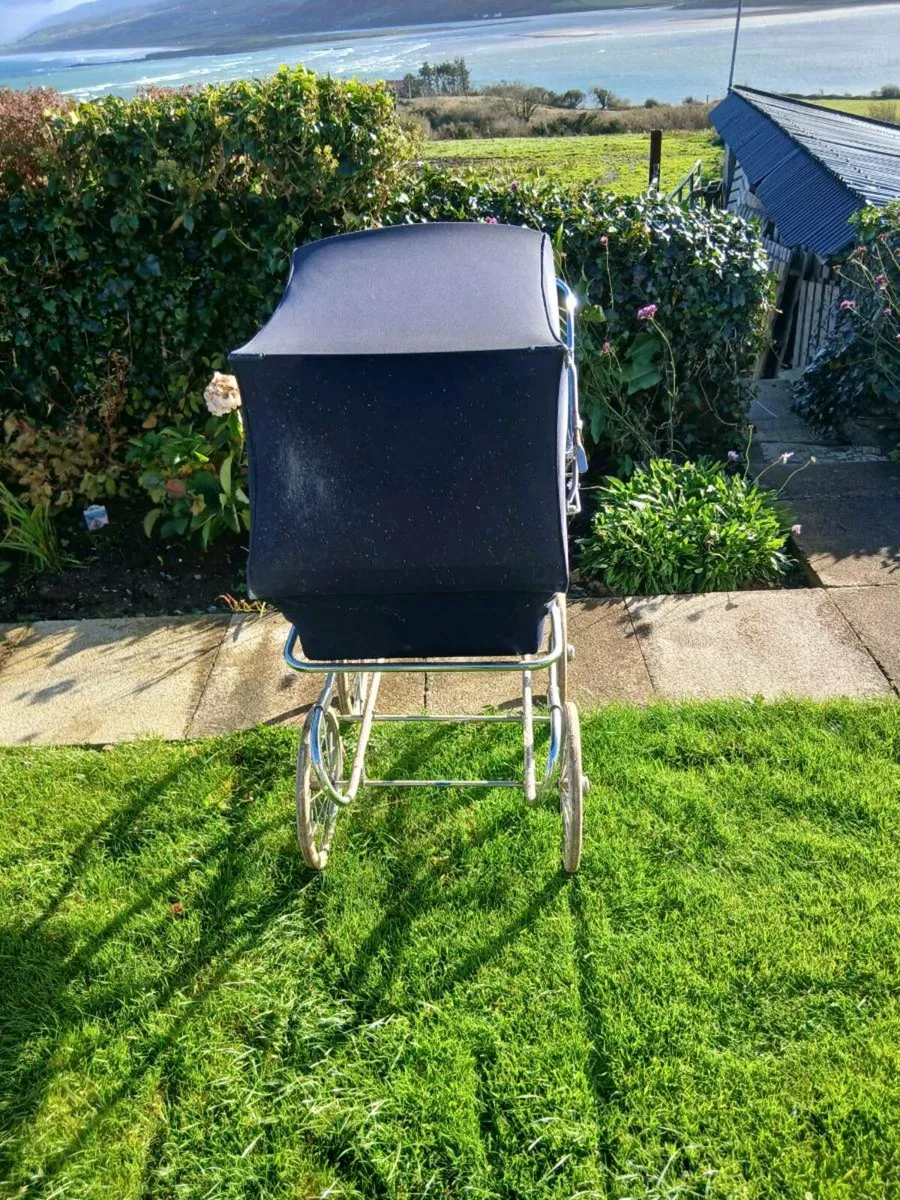 Pram - Image 1