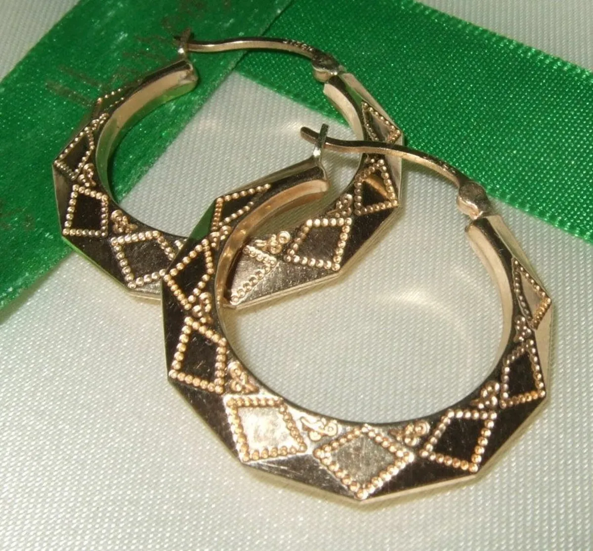 Vintage 9ct Gold Earrings - Image 1