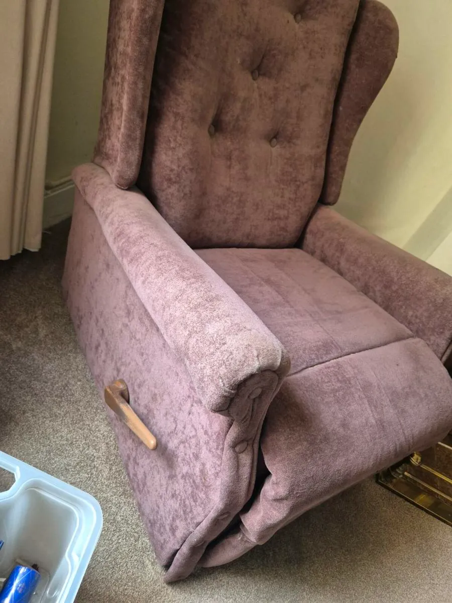 Recliner arm chair - Image 2