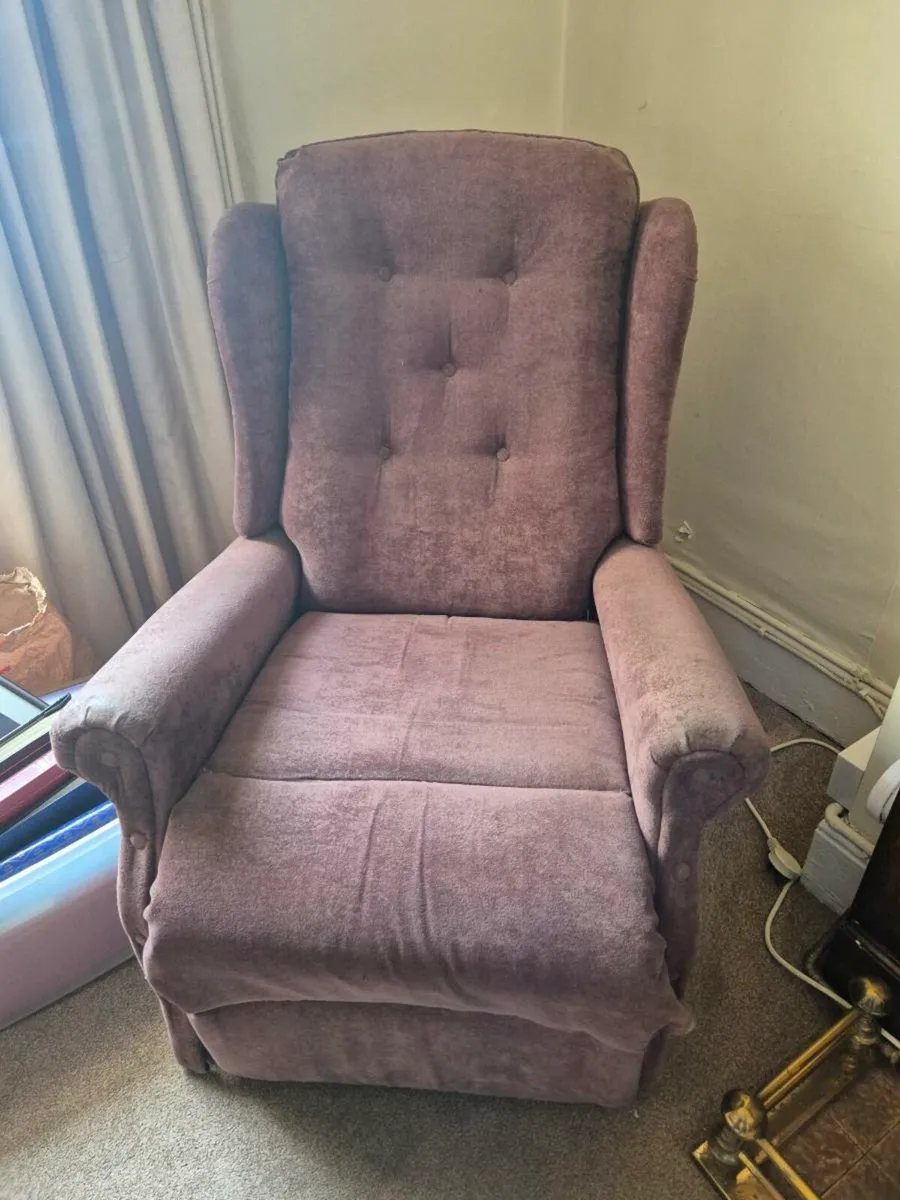 Recliner arm chair - Image 3