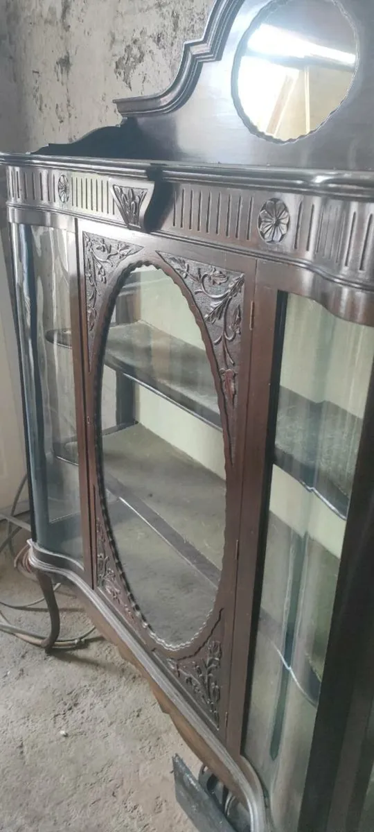 Mahogany
display cabinet - Image 3