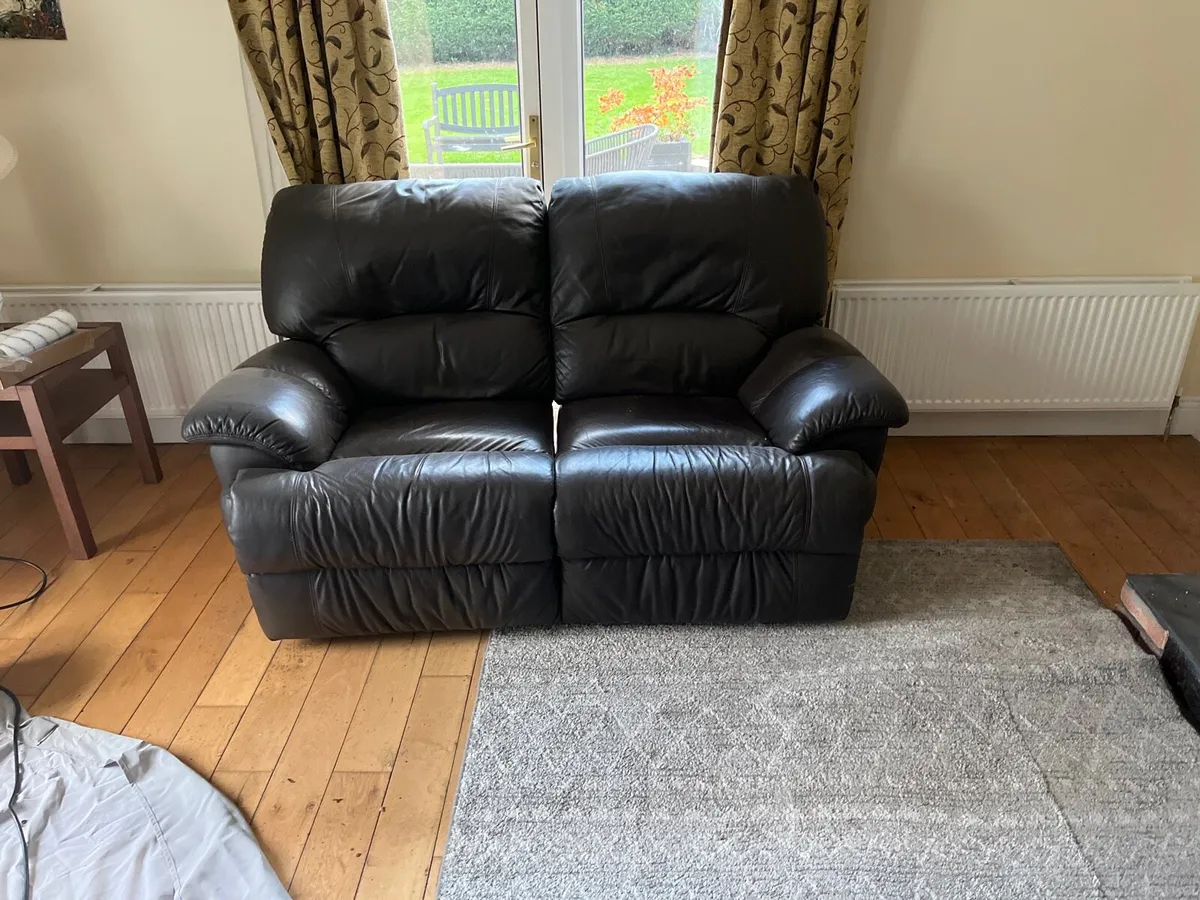 Sofa leather 3 2 1 recliner. - Image 2