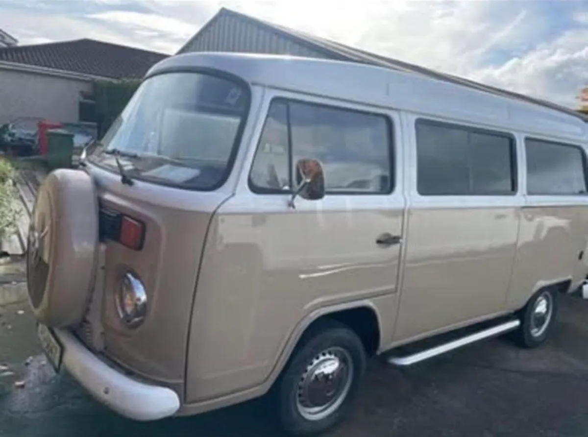131  Volkswagen kombi - Image 3