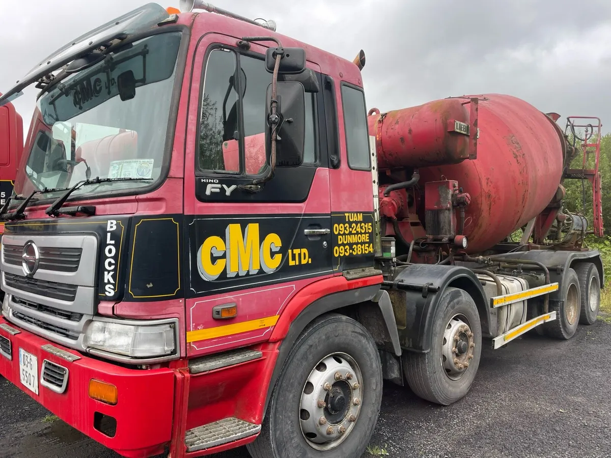 2012 Volvo FH13 - 2003 Hino Mixer - Image 2