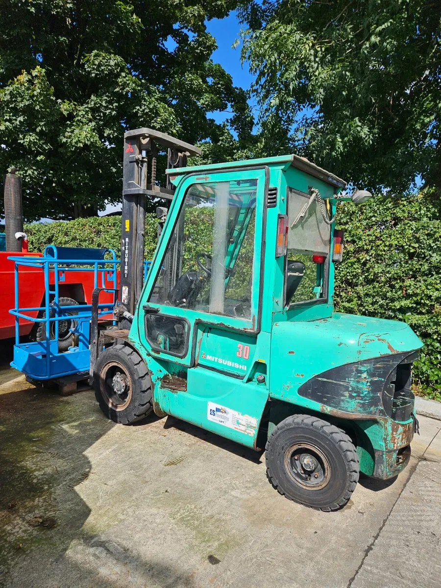 Second hand diesel forklifts - Image 4