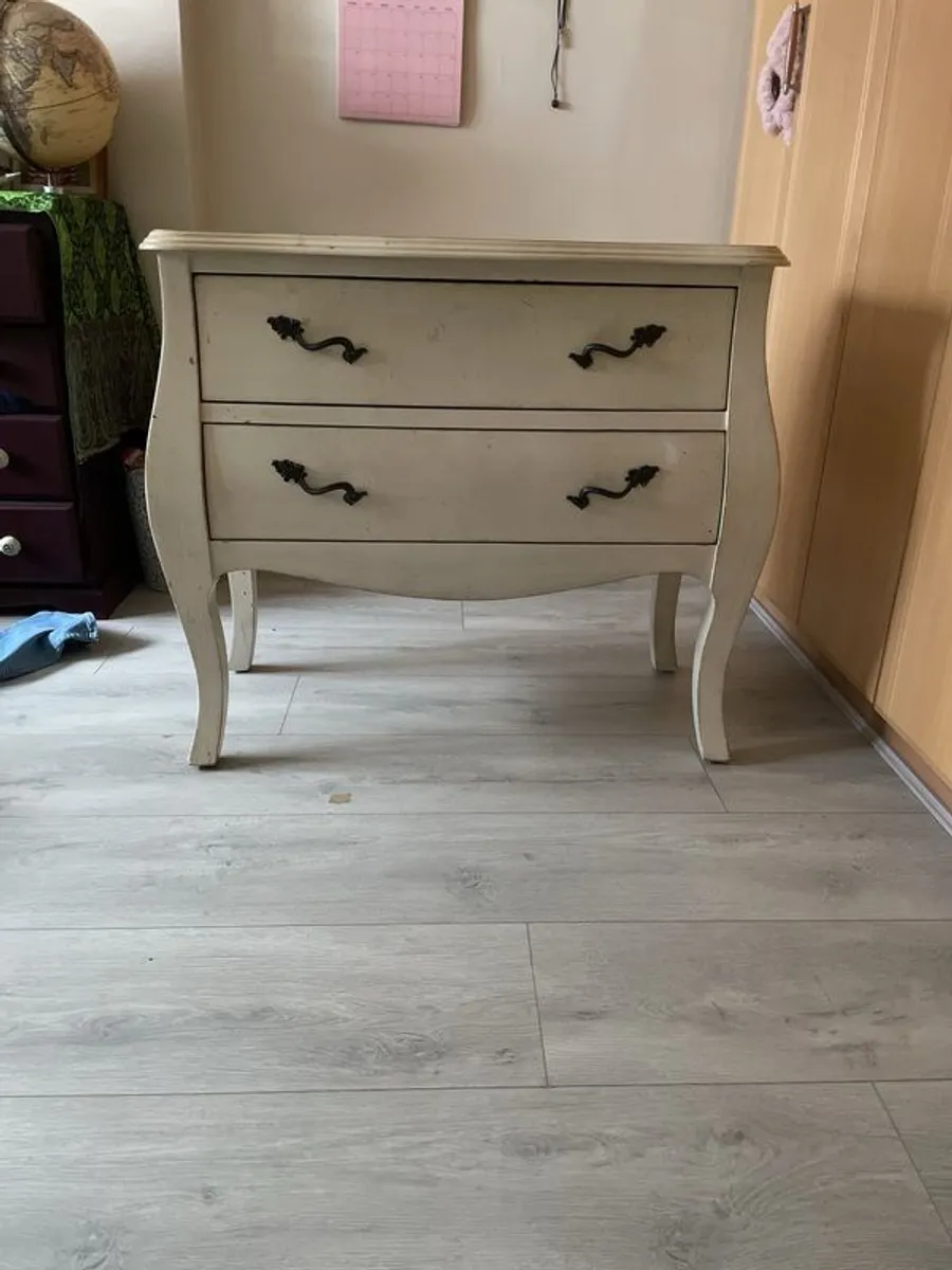 2 drawer French style chest - Image 1