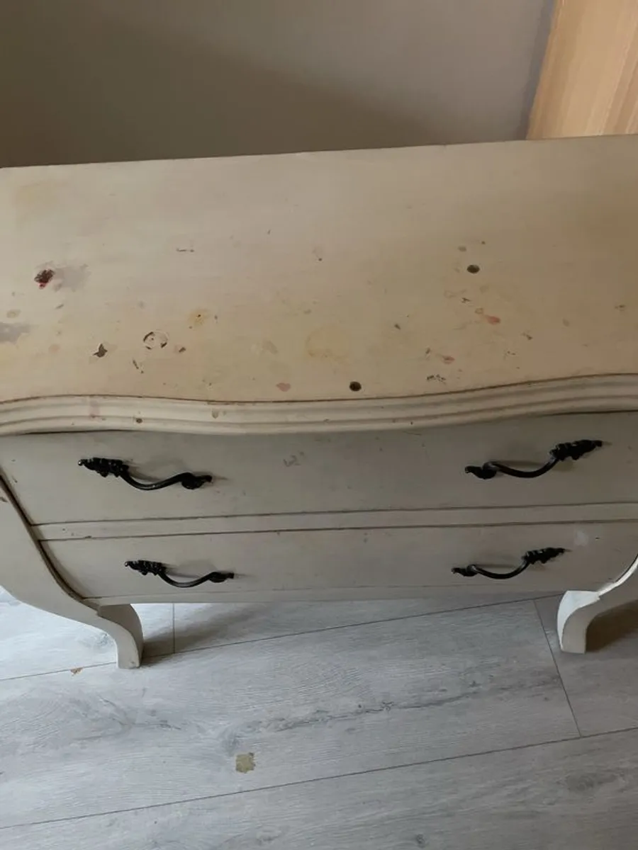 2 drawer French style chest - Image 3