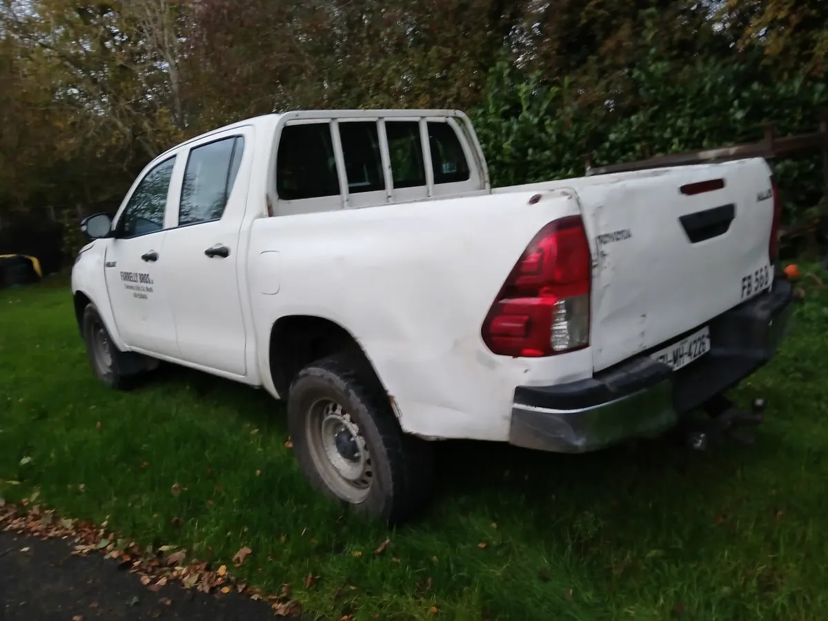 Toyota Hilux 2017 - Image 4