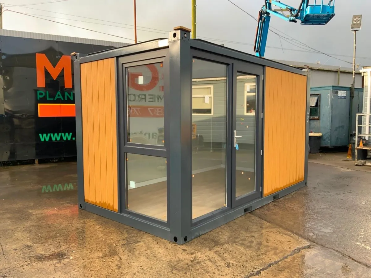 GARDEN ROOM / HOME OFFICE CABIN.........1020. - Image 4