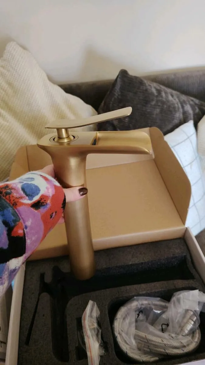 2x Waterfall Taps - Image 1