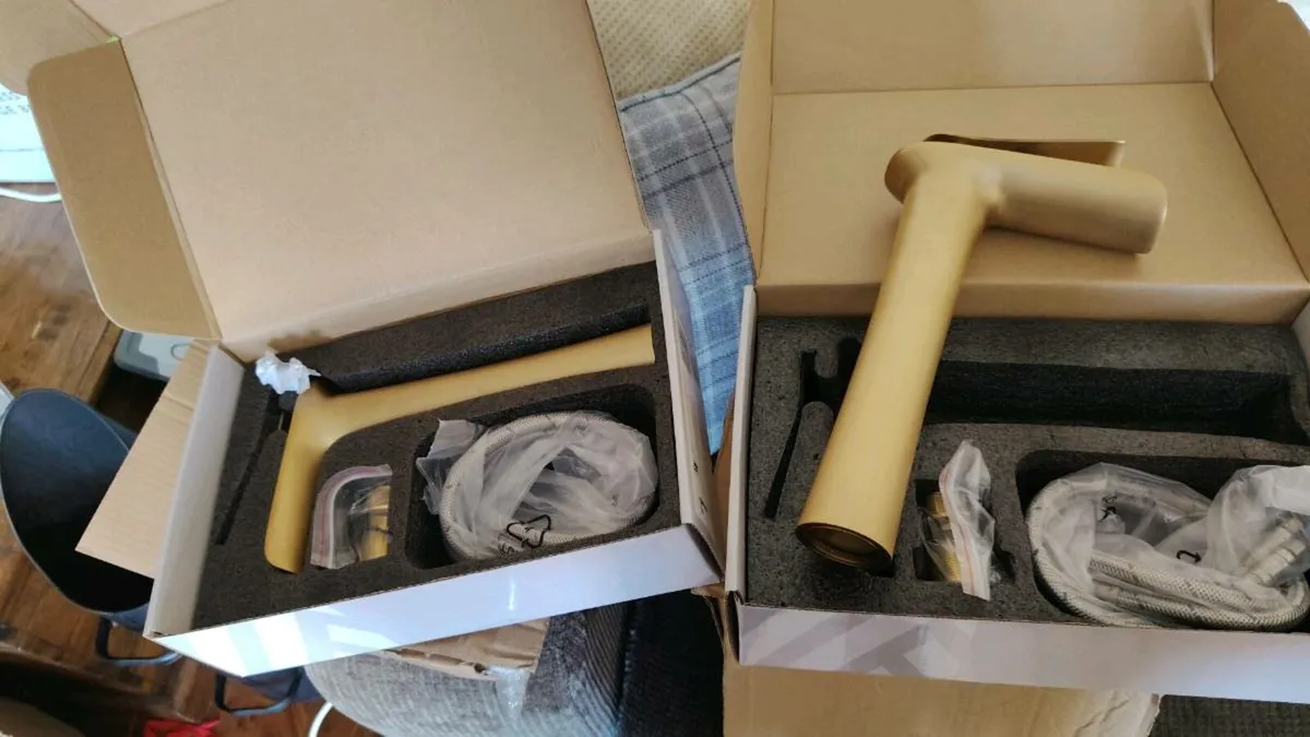 2x Waterfall Taps - Image 2