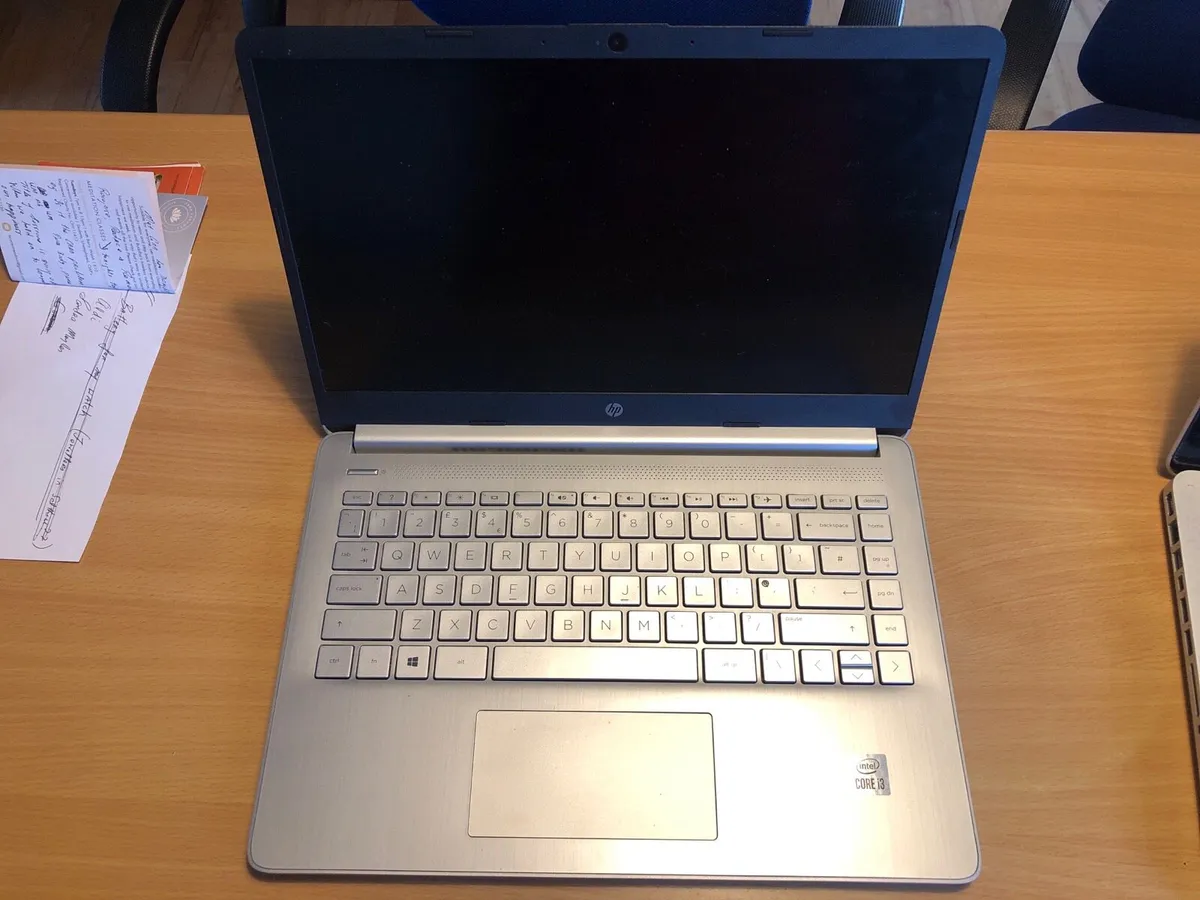 Windows (HP laptop) and Apple Mac - Image 4