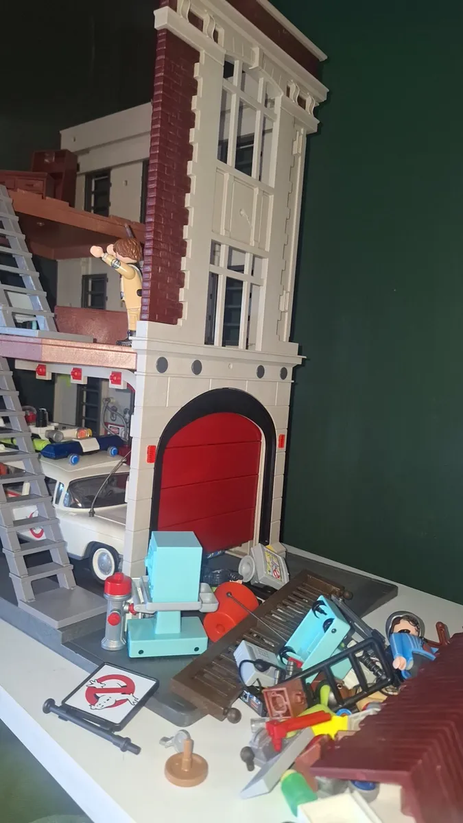 Ghost buster house and car - Image 2
