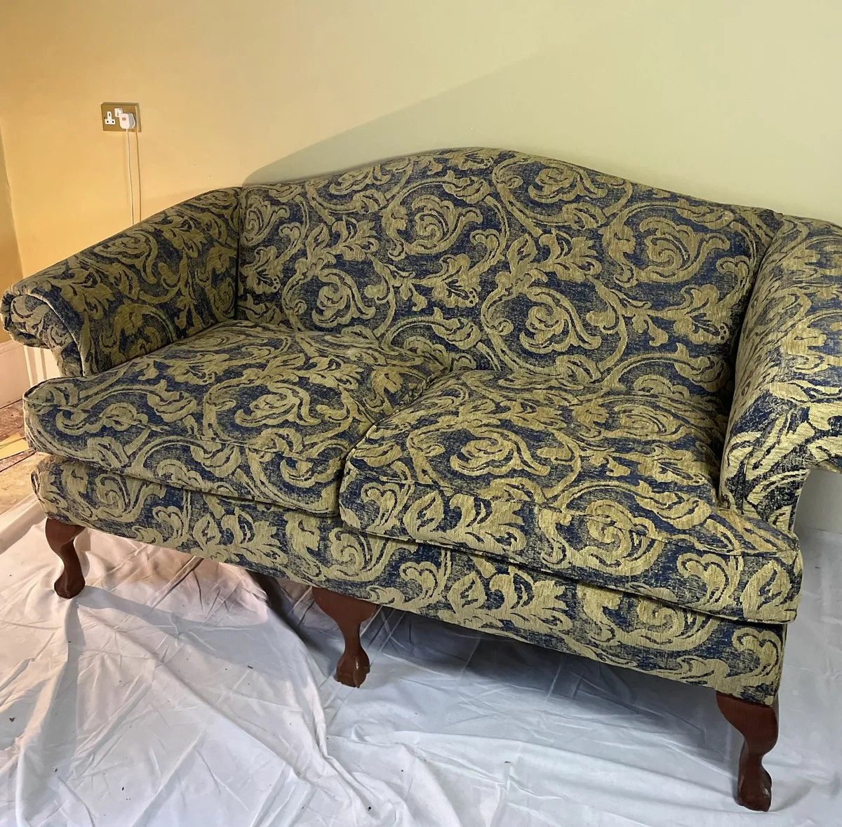 Traditional Two-Seater Sofa in Blue & Gold Damask - Image 1