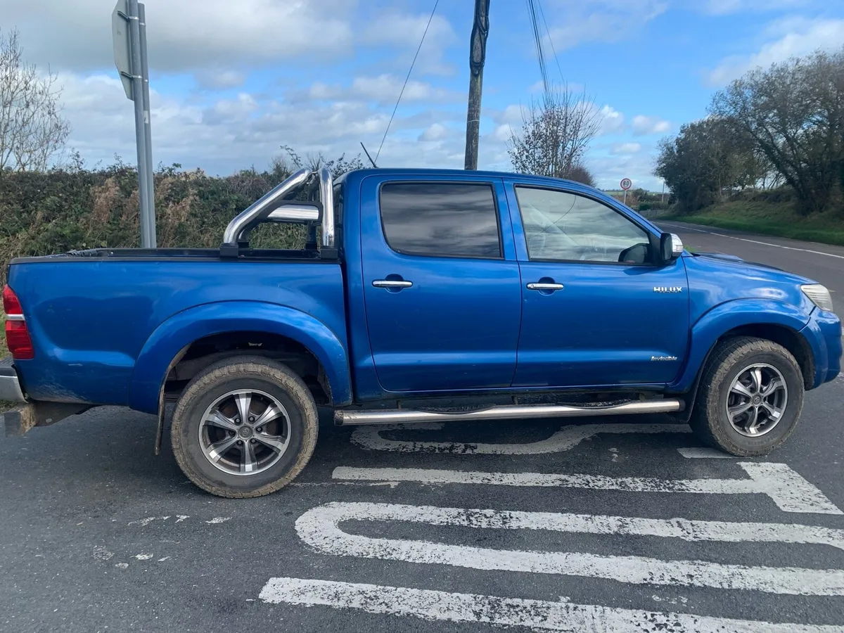 Toyota hilux - Image 4