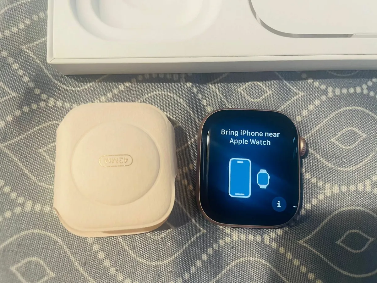 Brand New Apple iWatch 10 - Image 3