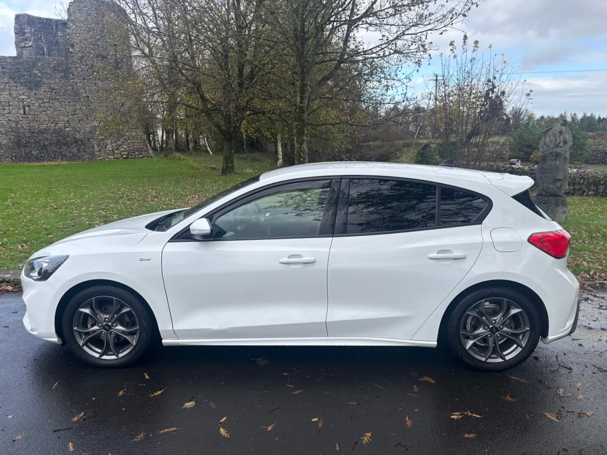 Ford Focus 2021 ST Line Diesel - Image 4