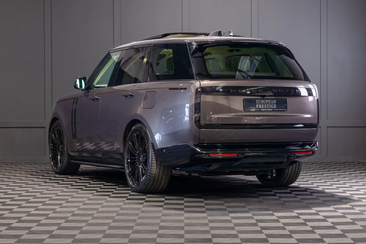 2025 Range Rover Autobiography P550e - Image 4