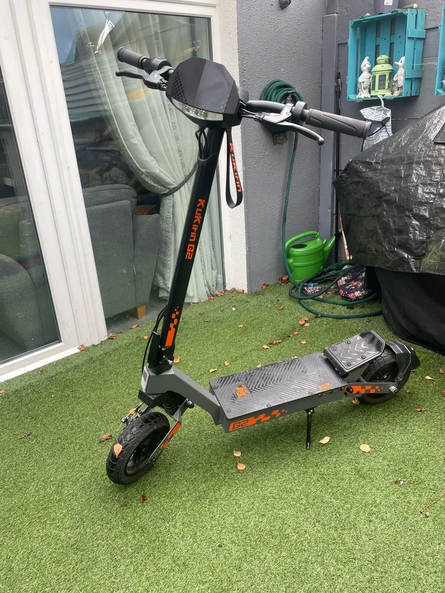 Kukirn g2 electric scooter - Image 2