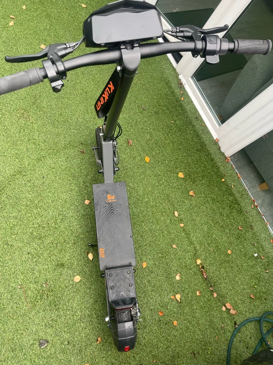 Kukirn g2 electric scooter - Image 3