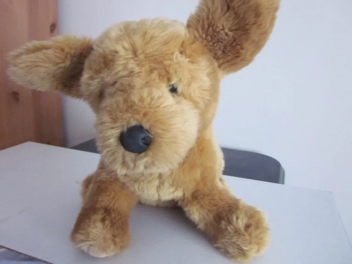 Vintage Russ Banjo Sitting Puppy Plush Toy - Image 1