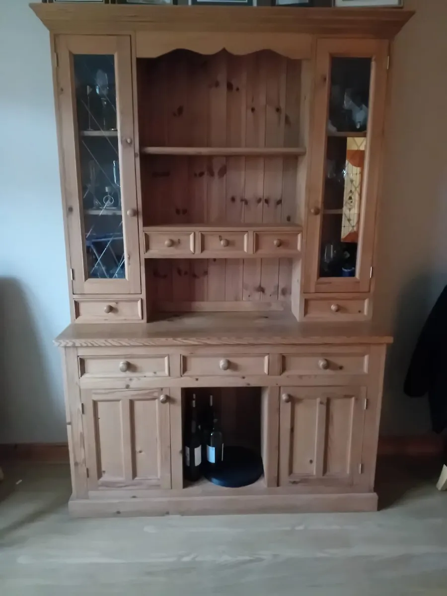 Kitchen dresser