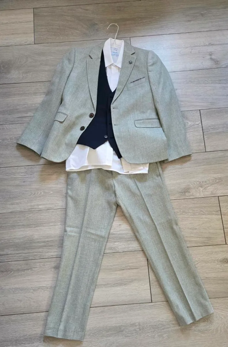 Boys suit - Image 2