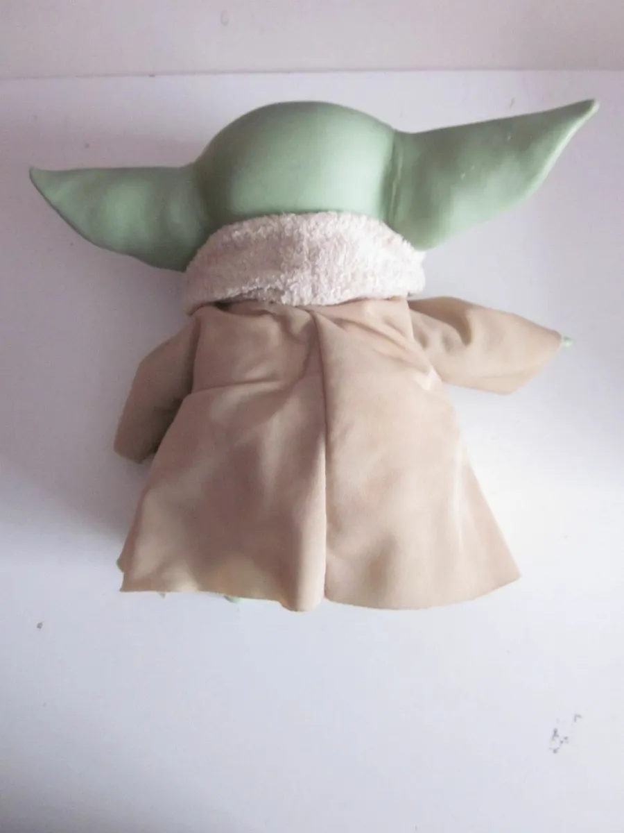 Hasbro 7.5" Star Wars The Child Baby Yoda Talking - Image 3