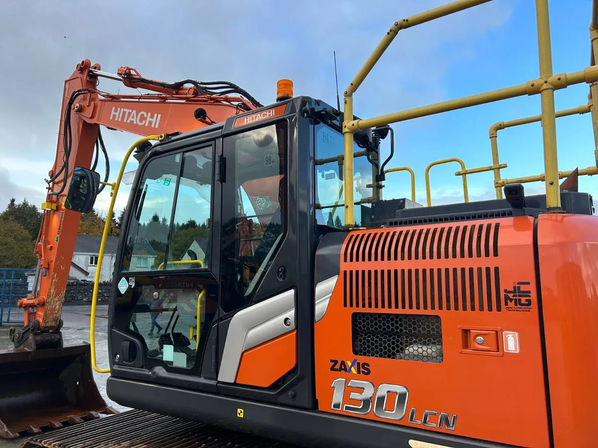 2021 Hitachi ZX130 LCN-7 (900MM Pads) - MULLANS - Image 4