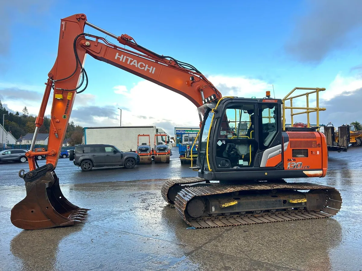 2021 Hitachi ZX130 LCN-7 (900MM Pads) - MULLANS - Image 2