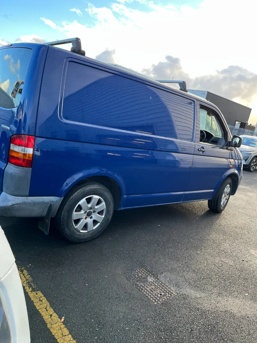 Volkswagen Transporter SWB 2005 - Image 3