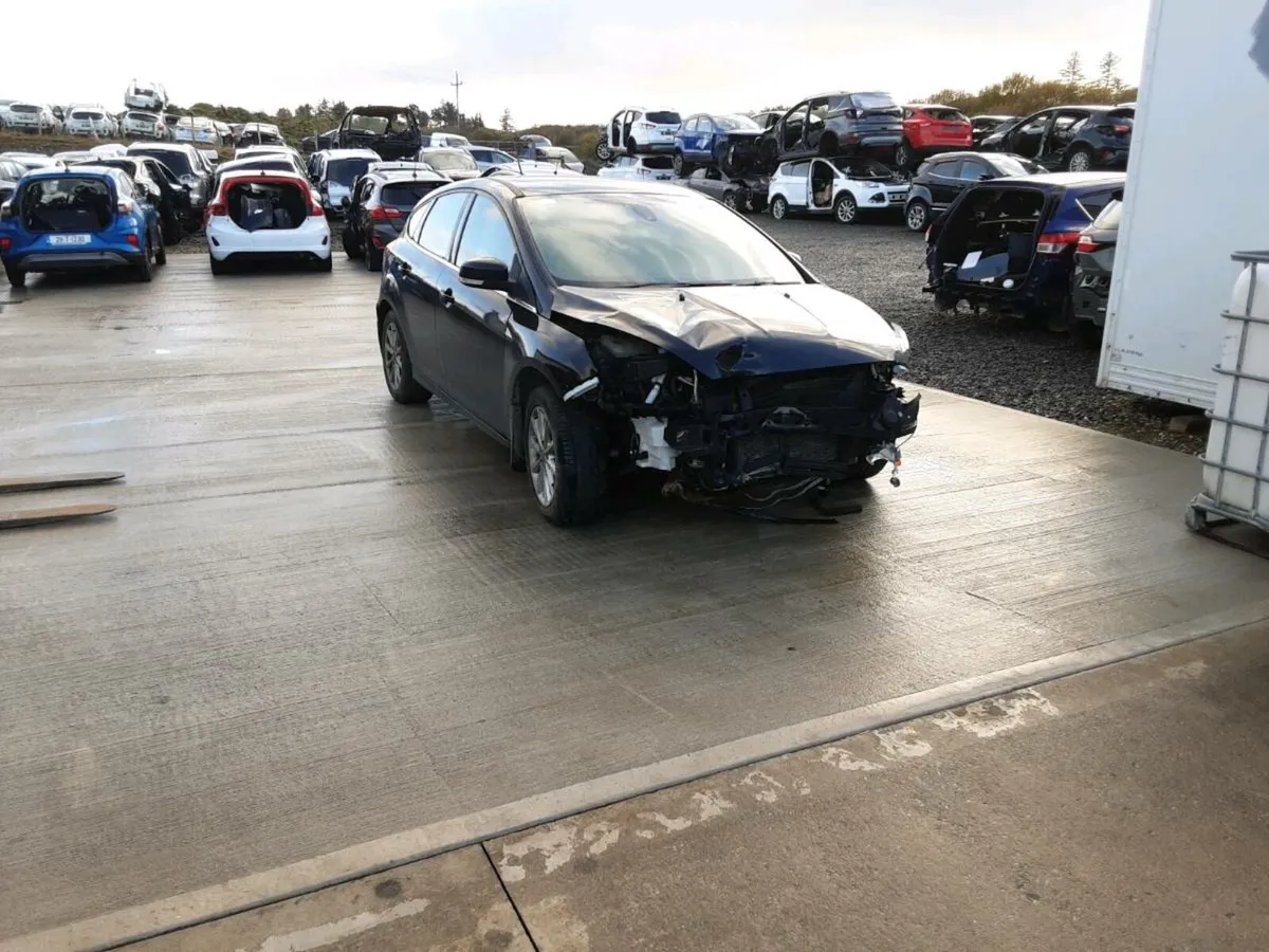 2016 ford focus for breaking - Image 3
