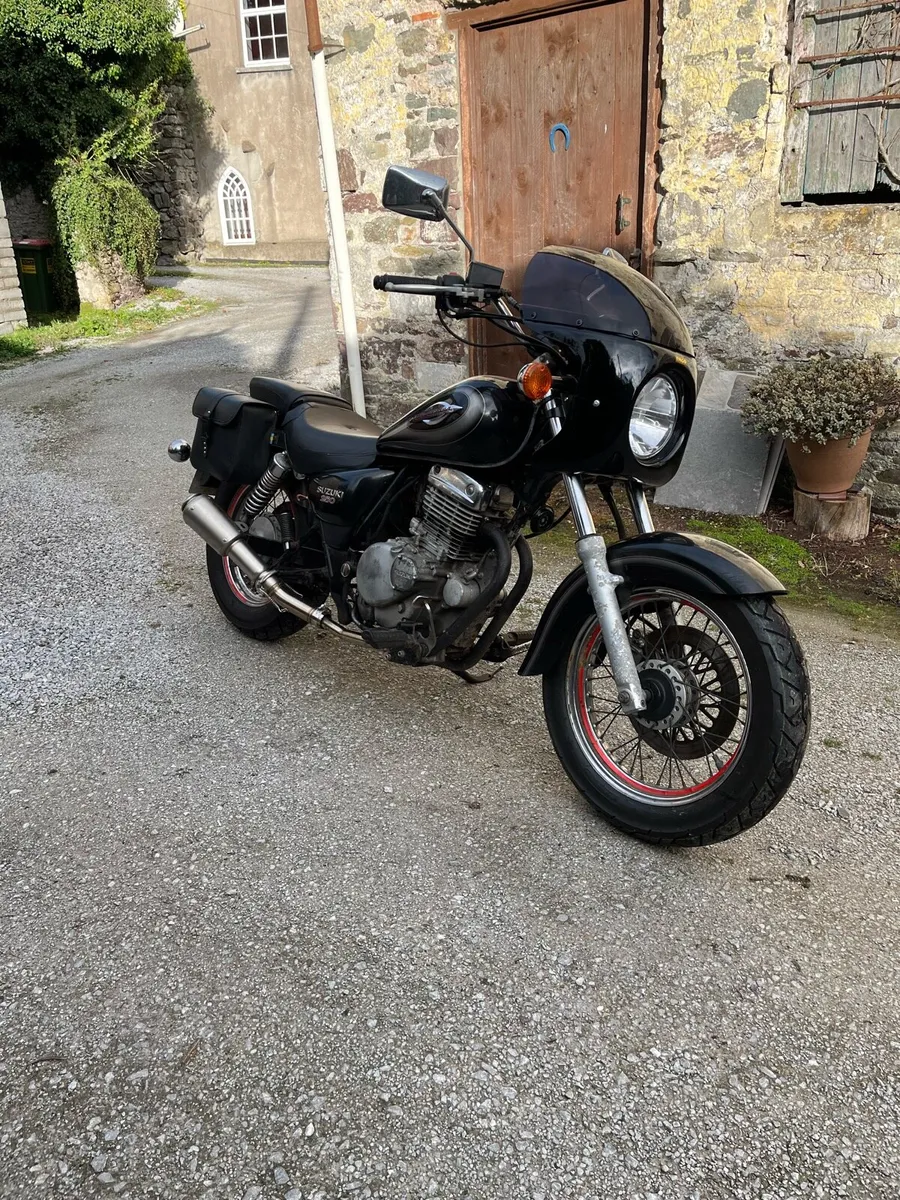 Suzuki GZ 250 Marauder - Image 3