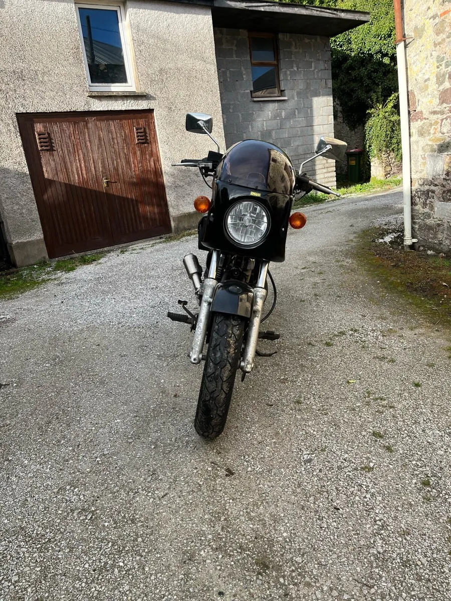 Suzuki GZ 250 Marauder - Image 4