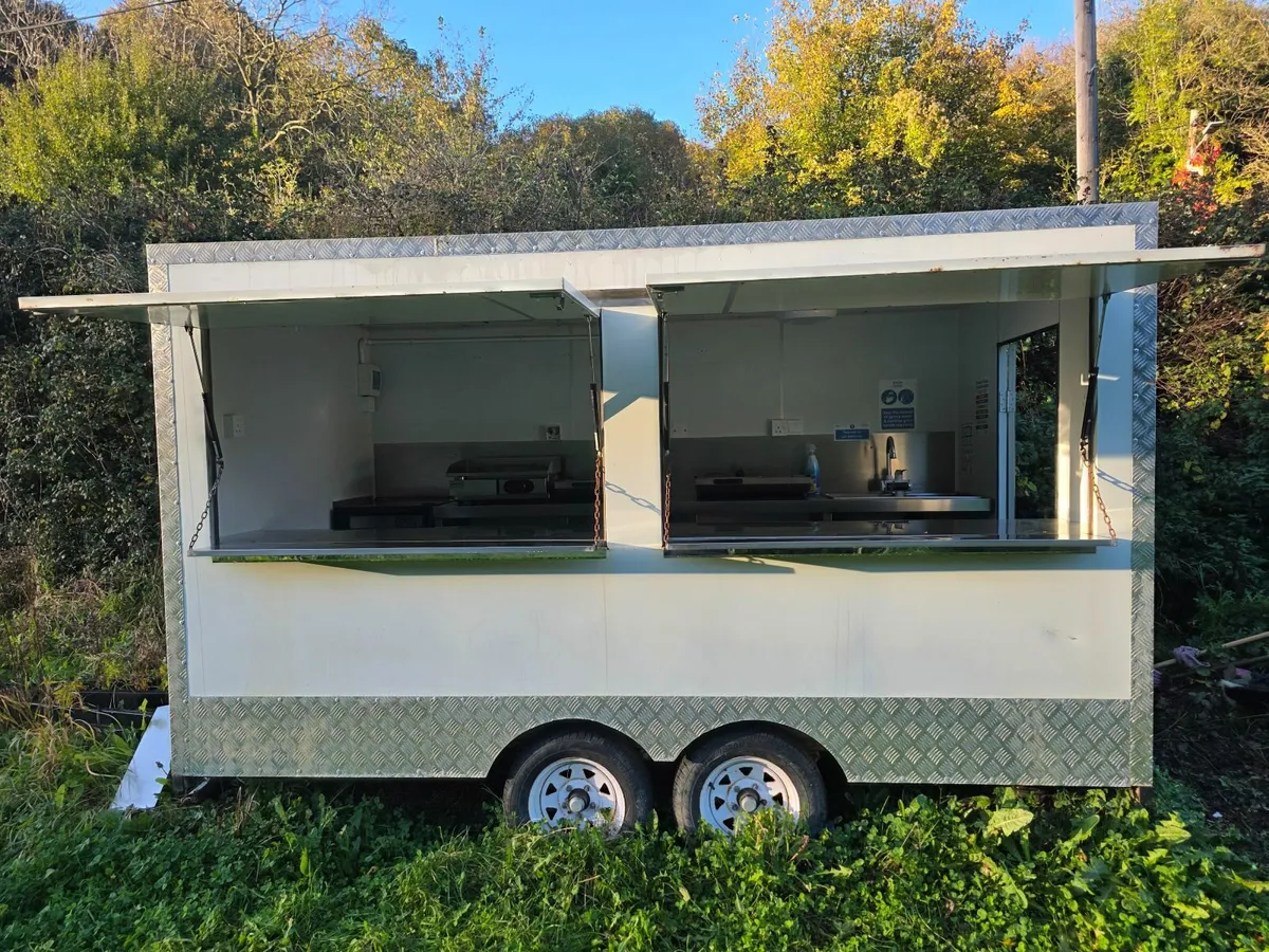 Catering  Food trailer - Image 1