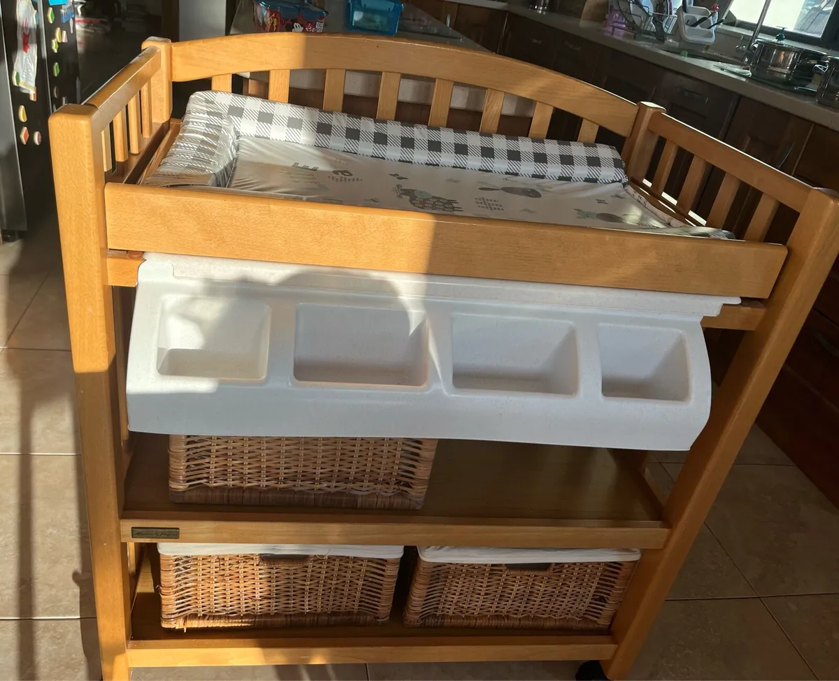 Mamas & Pappas Changing Table - Image 1