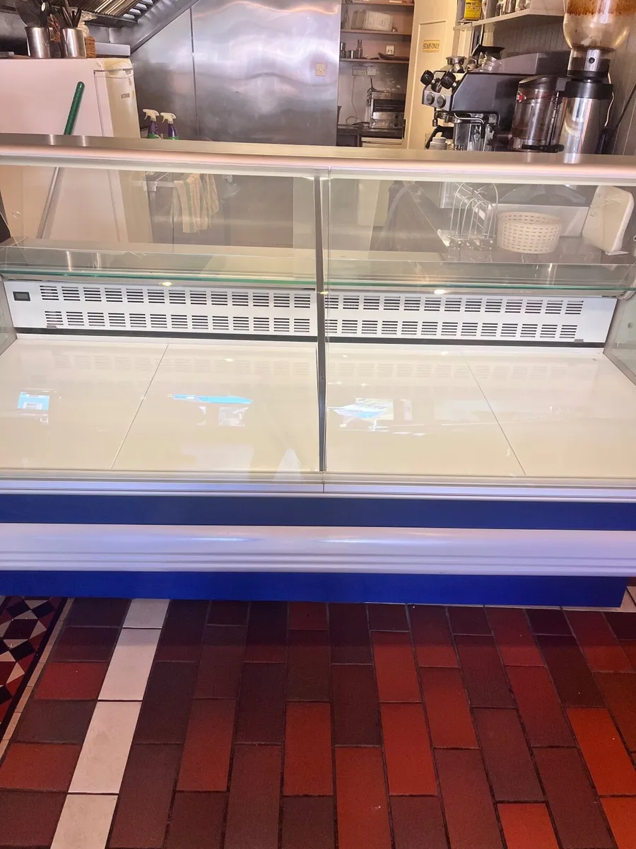 Display over counter fridge - Image 1