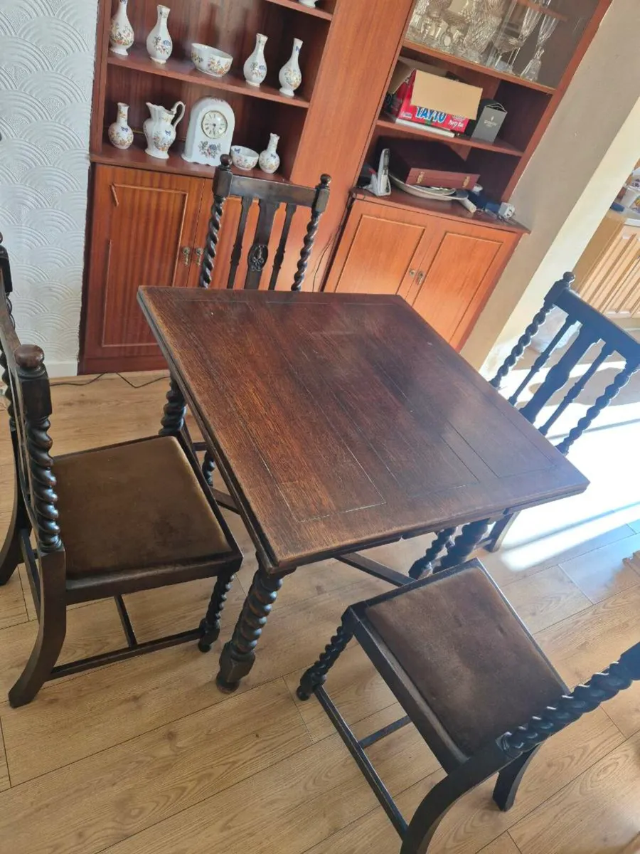 Dining table - Image 1