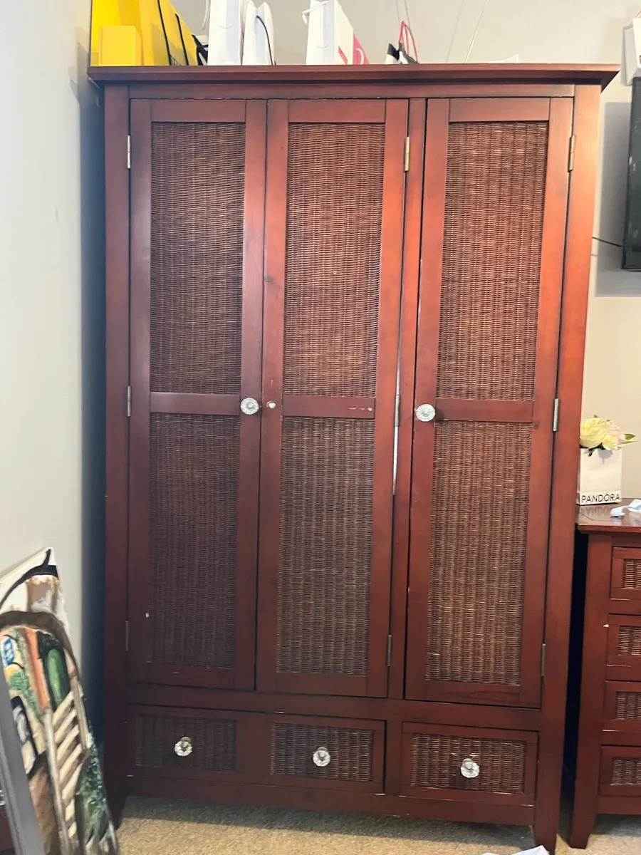 Bedroom furniture set - Image 3