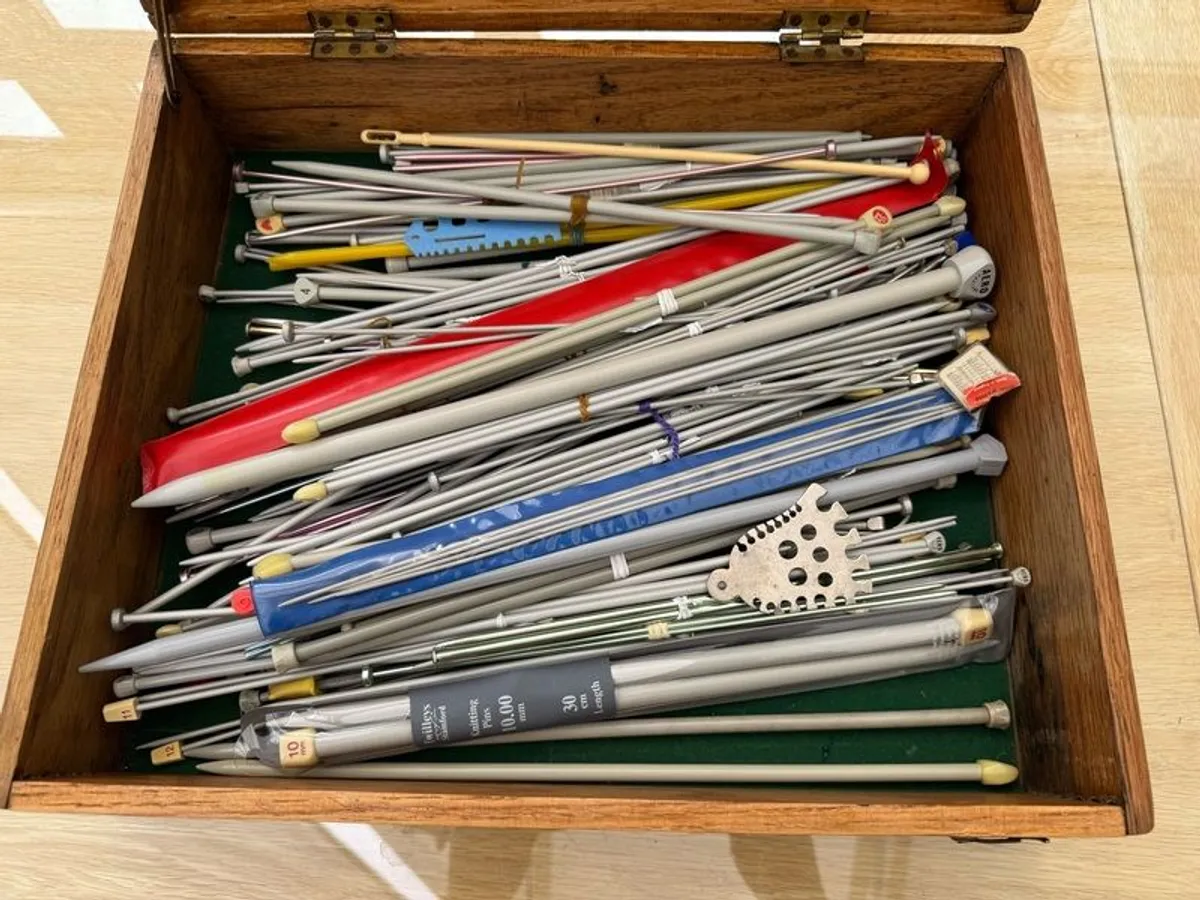 Box of 90+ Vintage Knitting and Crochet Needles - Image 1